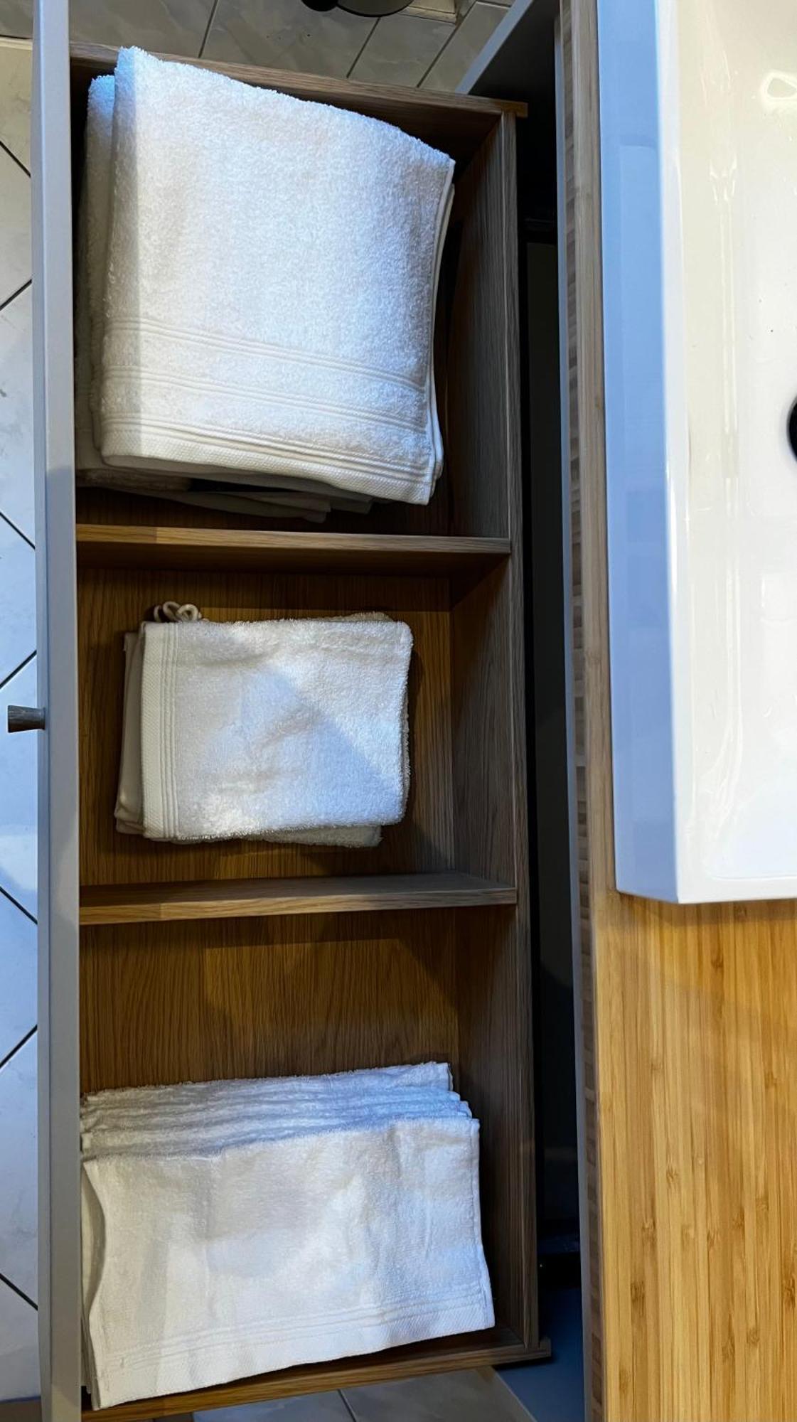 Apartament Anbindung Naehe Hannover 2min Bhf Check In Bis 0 Uhr - Self Check In!
